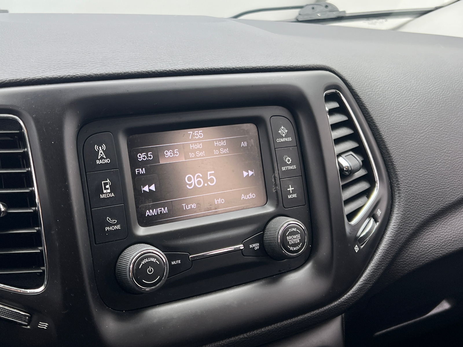 Thumbnail: 2018 Jeep Compass - 4