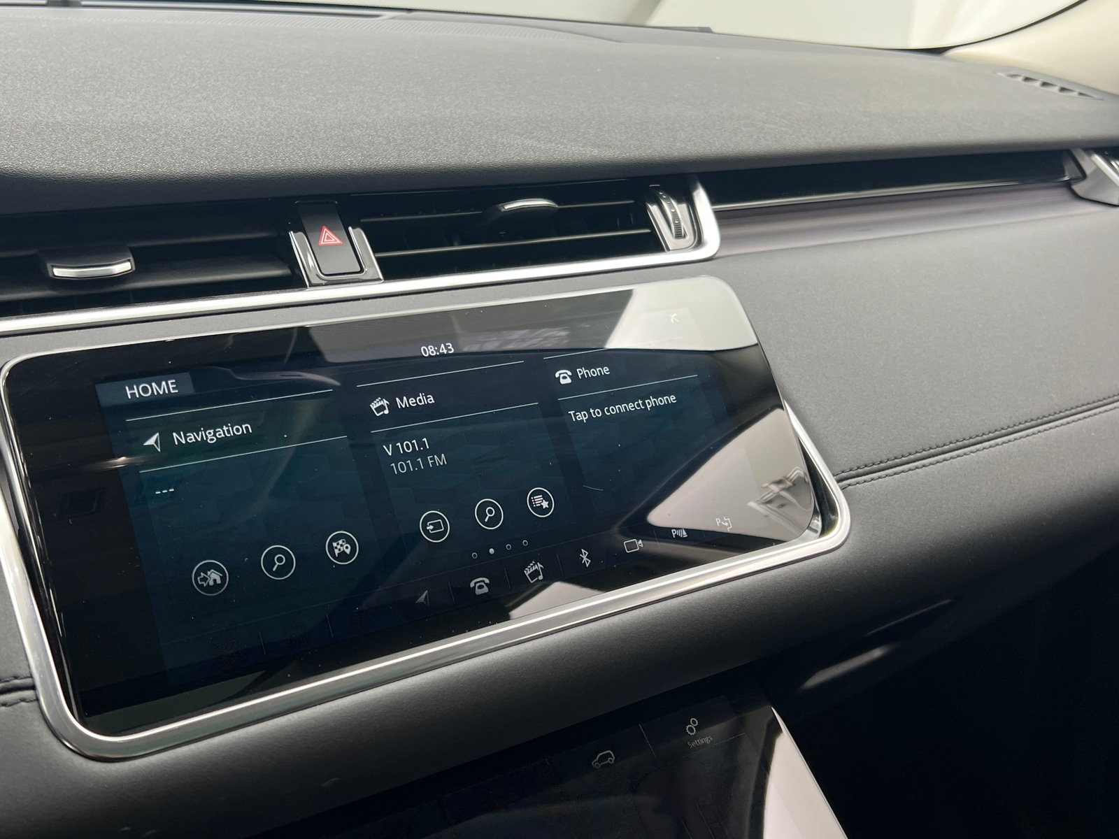 Thumbnail: 2020 Land Rover Range Rover Evoque - 3