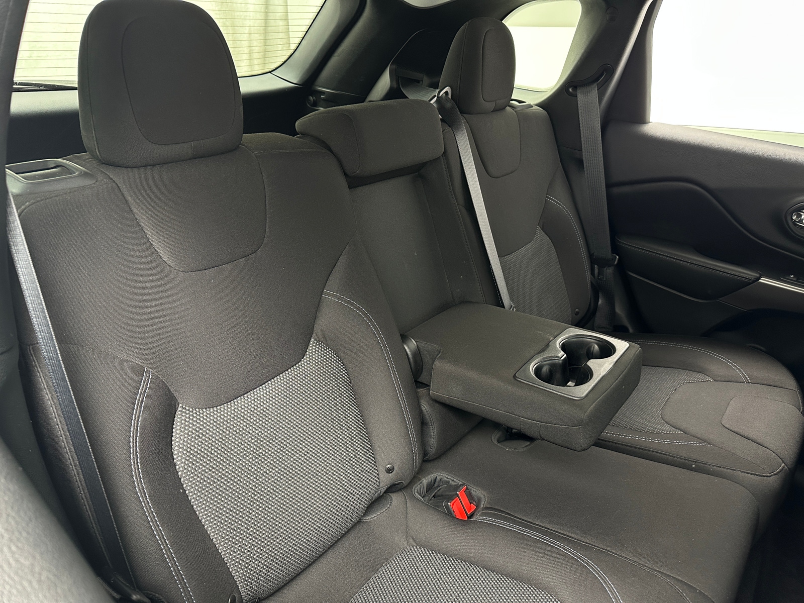 Thumbnail: 2019 Jeep Cherokee - 6