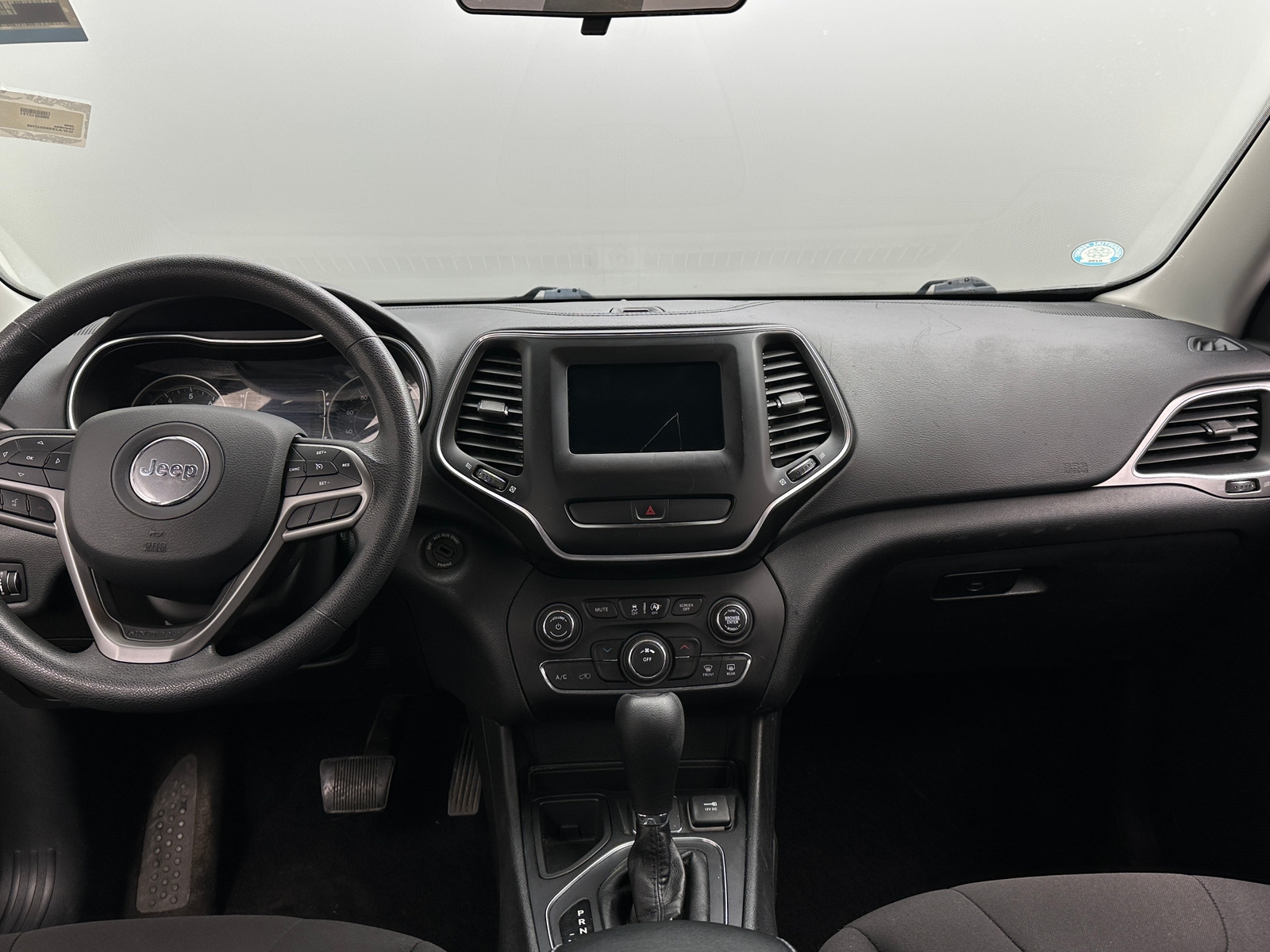 Thumbnail: 2019 Jeep Cherokee - 3