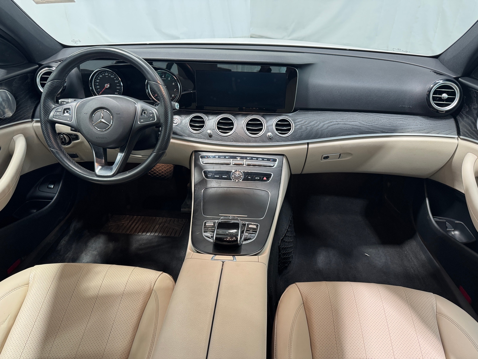 Thumbnail: 2018 Mercedes-Benz E-Class - 2