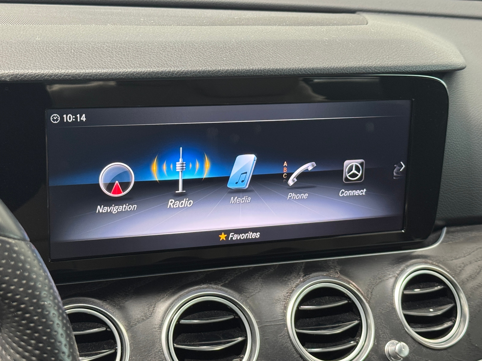 Thumbnail: 2018 Mercedes-Benz E-Class - 3