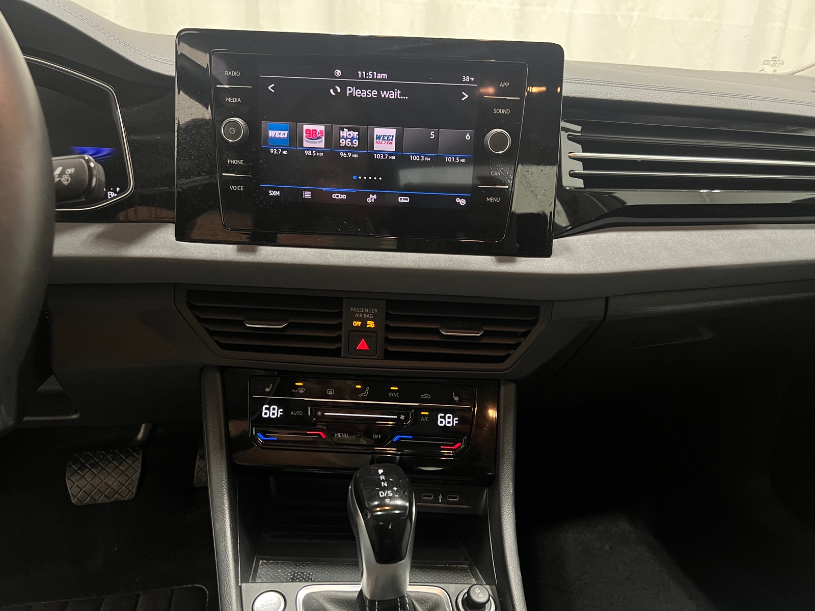 Thumbnail: 2025 Volkswagen Jetta - 3