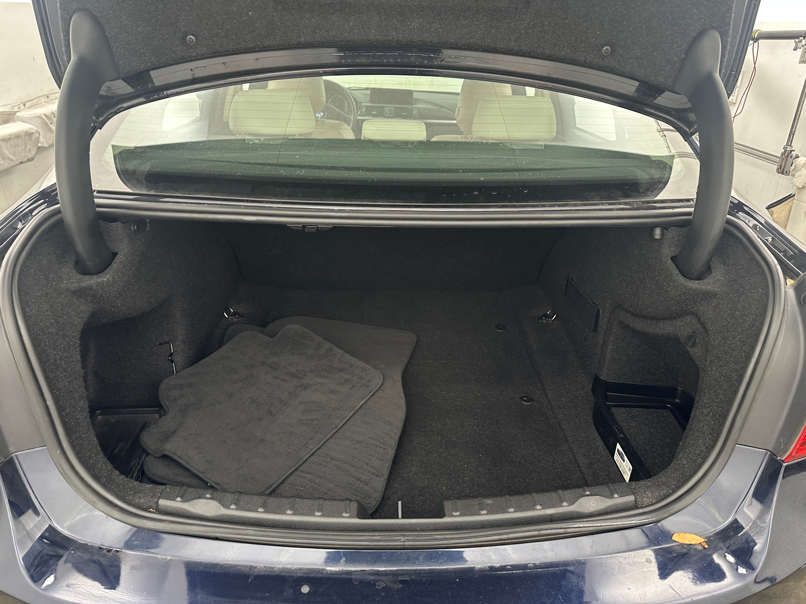 Thumbnail: 2015 BMW 3 Series - 6