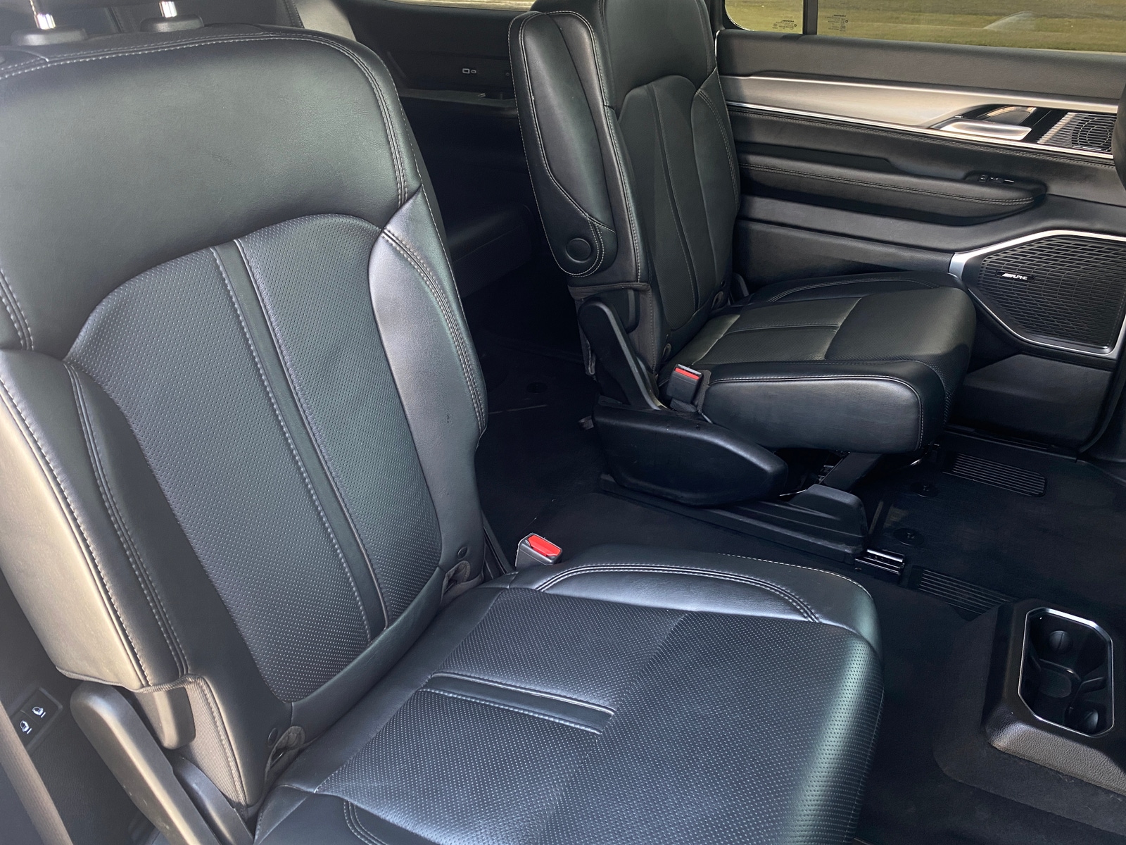 Thumbnail: 2023 Jeep Wagoneer - 5