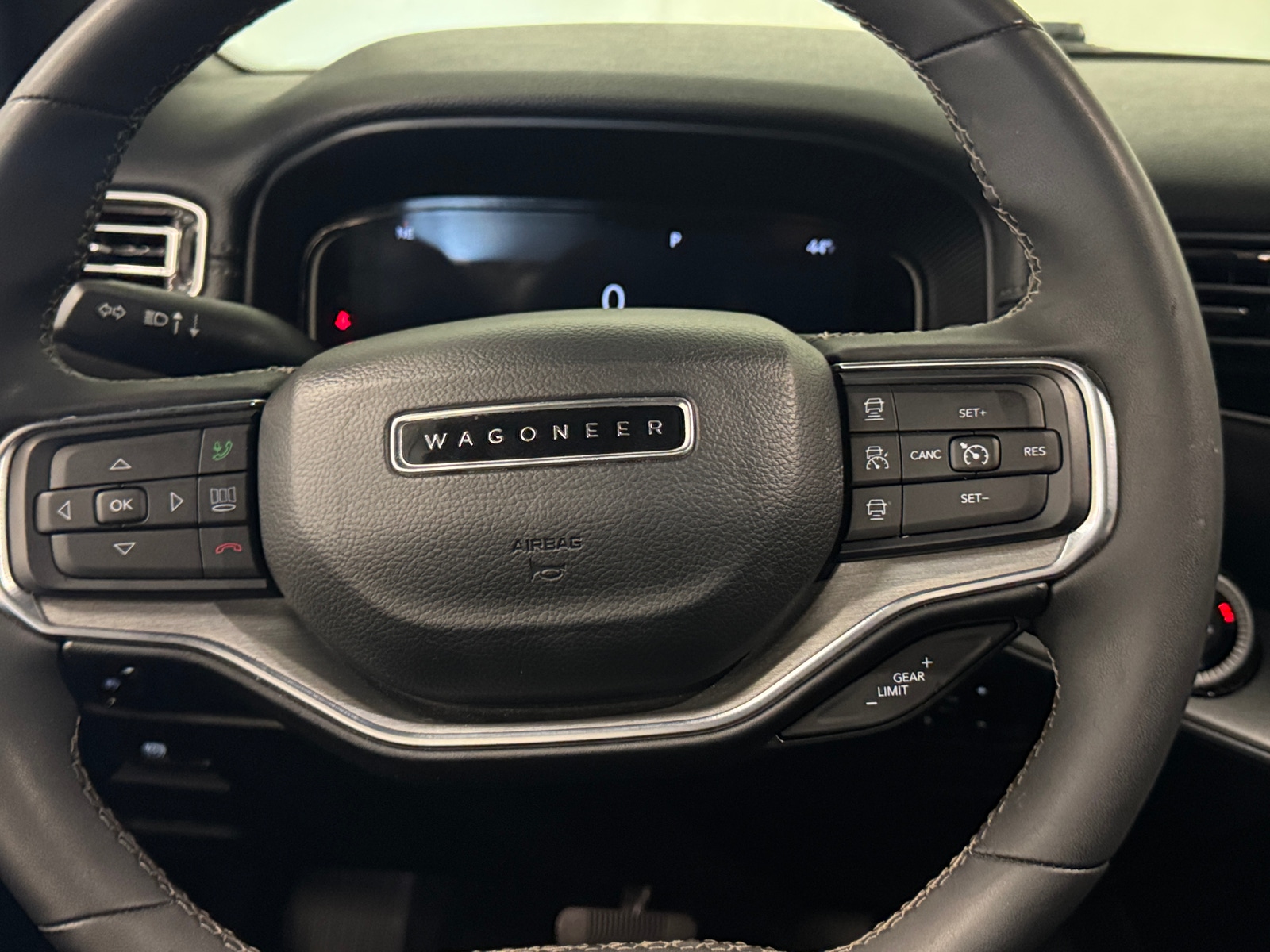 Thumbnail: 2023 Jeep Wagoneer - 4