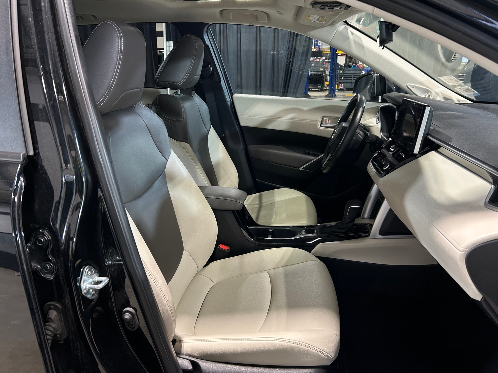 Thumbnail: 2023 Toyota Corolla Cross - 2