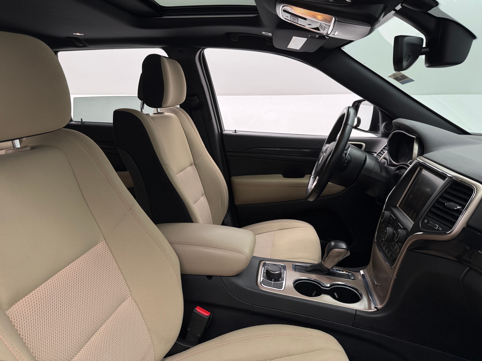 Thumbnail: 2017 Jeep Grand Cherokee - 2