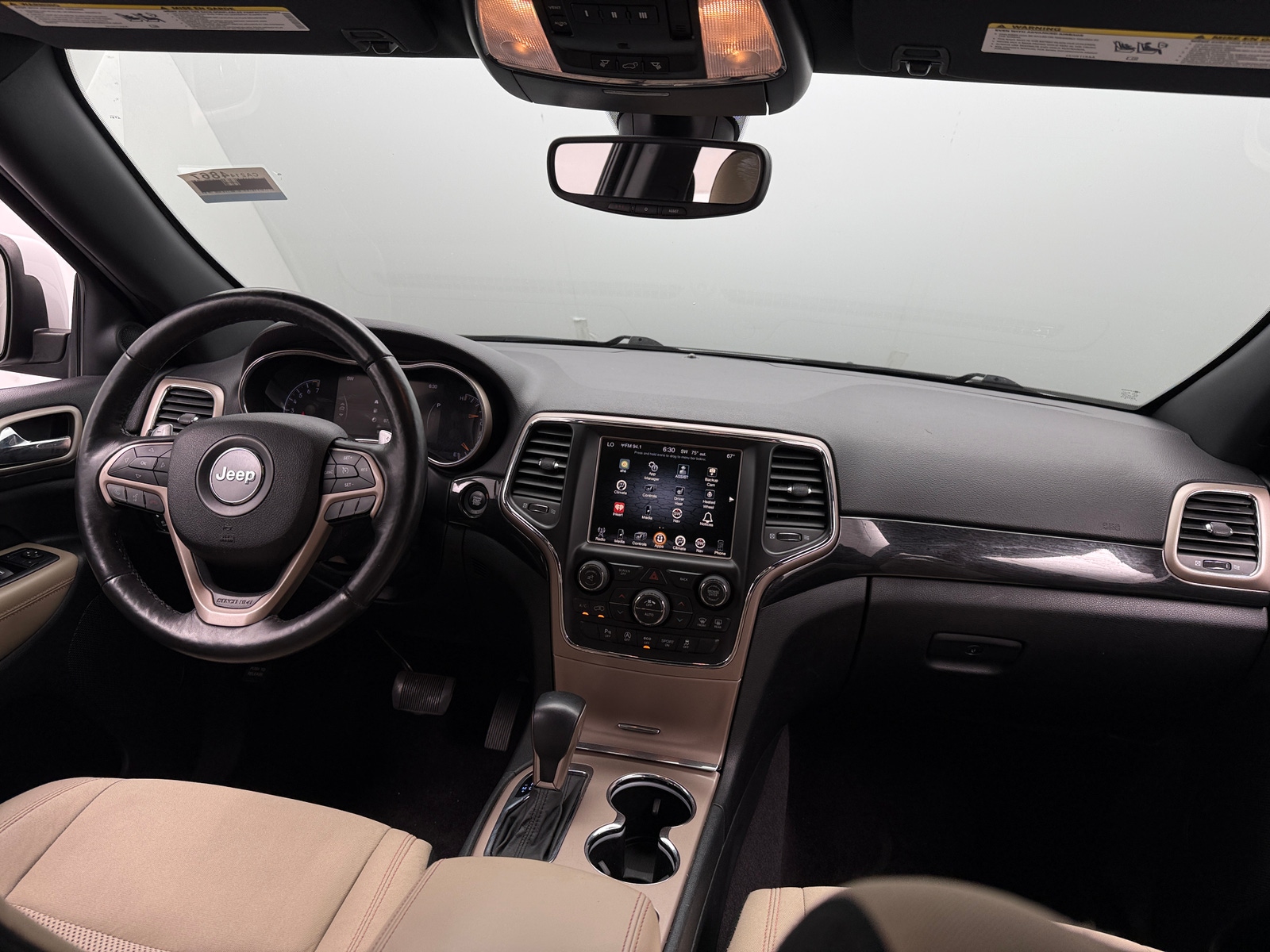 Thumbnail: 2017 Jeep Grand Cherokee - 3
