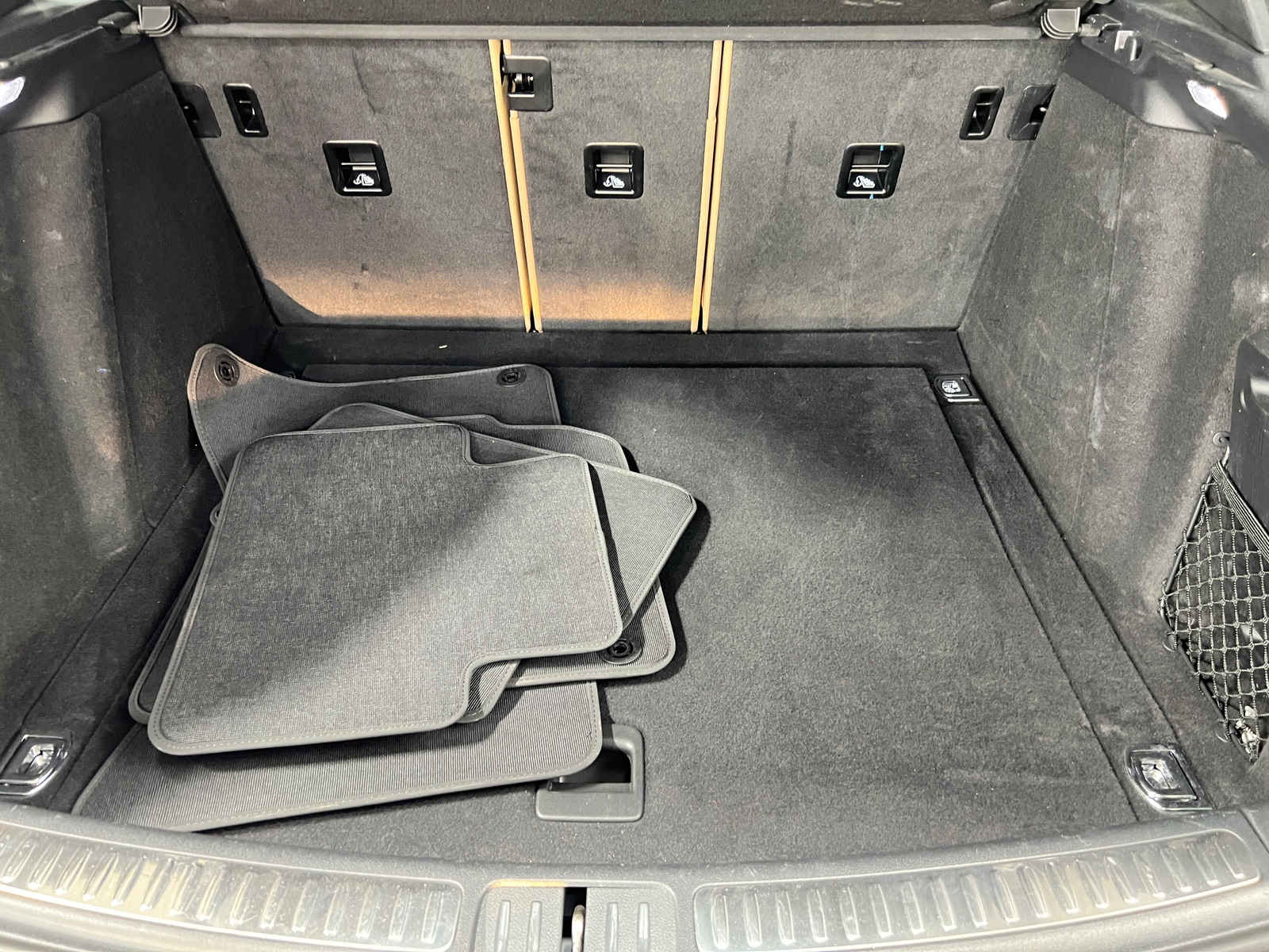 Thumbnail: 2020 Porsche Macan - 6