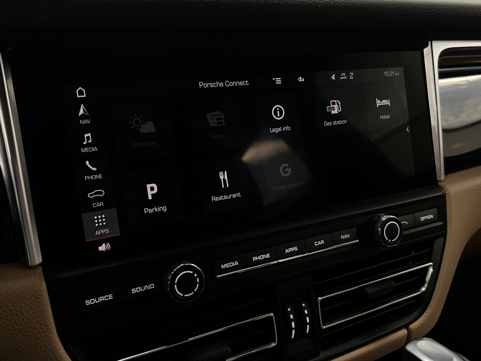 Thumbnail: 2020 Porsche Macan - 3