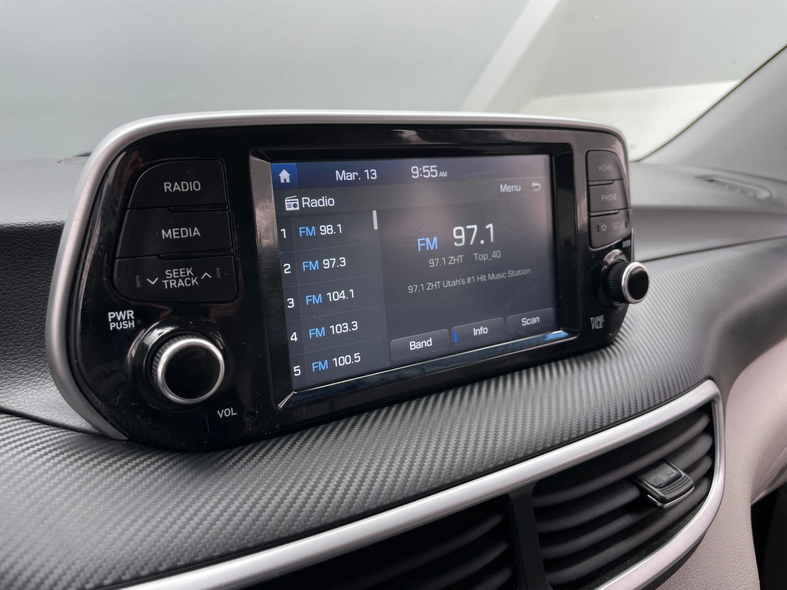 Thumbnail: 2019 Hyundai Tucson - 4