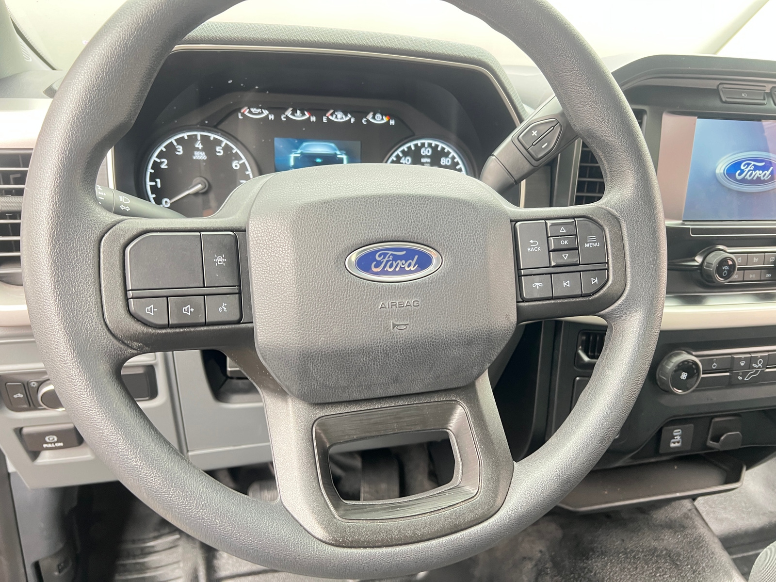 Thumbnail: 2022 Ford Econoline - 4