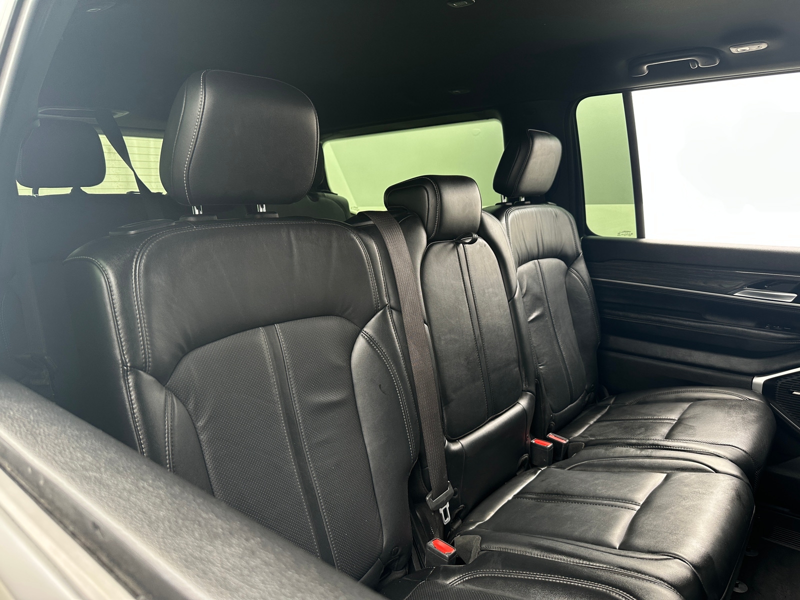 Thumbnail: 2022 Jeep Wagoneer - 5