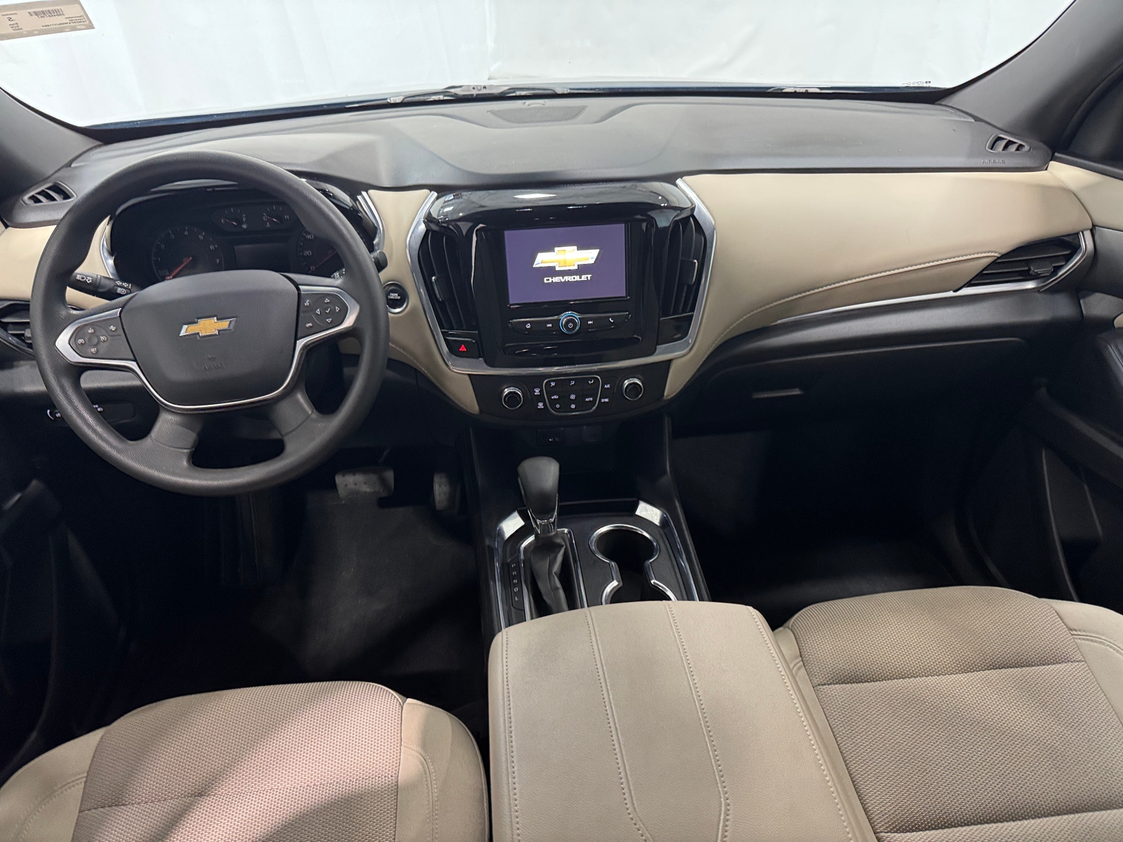 Thumbnail: 2022 Chevrolet Traverse - 3