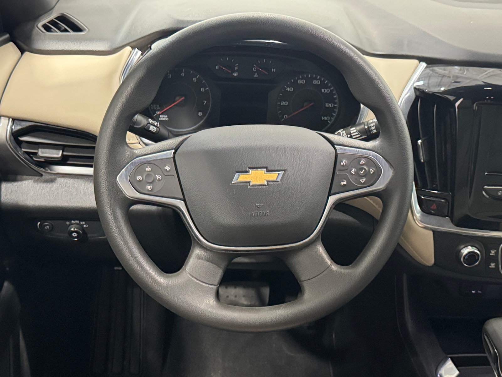 Thumbnail: 2022 Chevrolet Traverse - 5