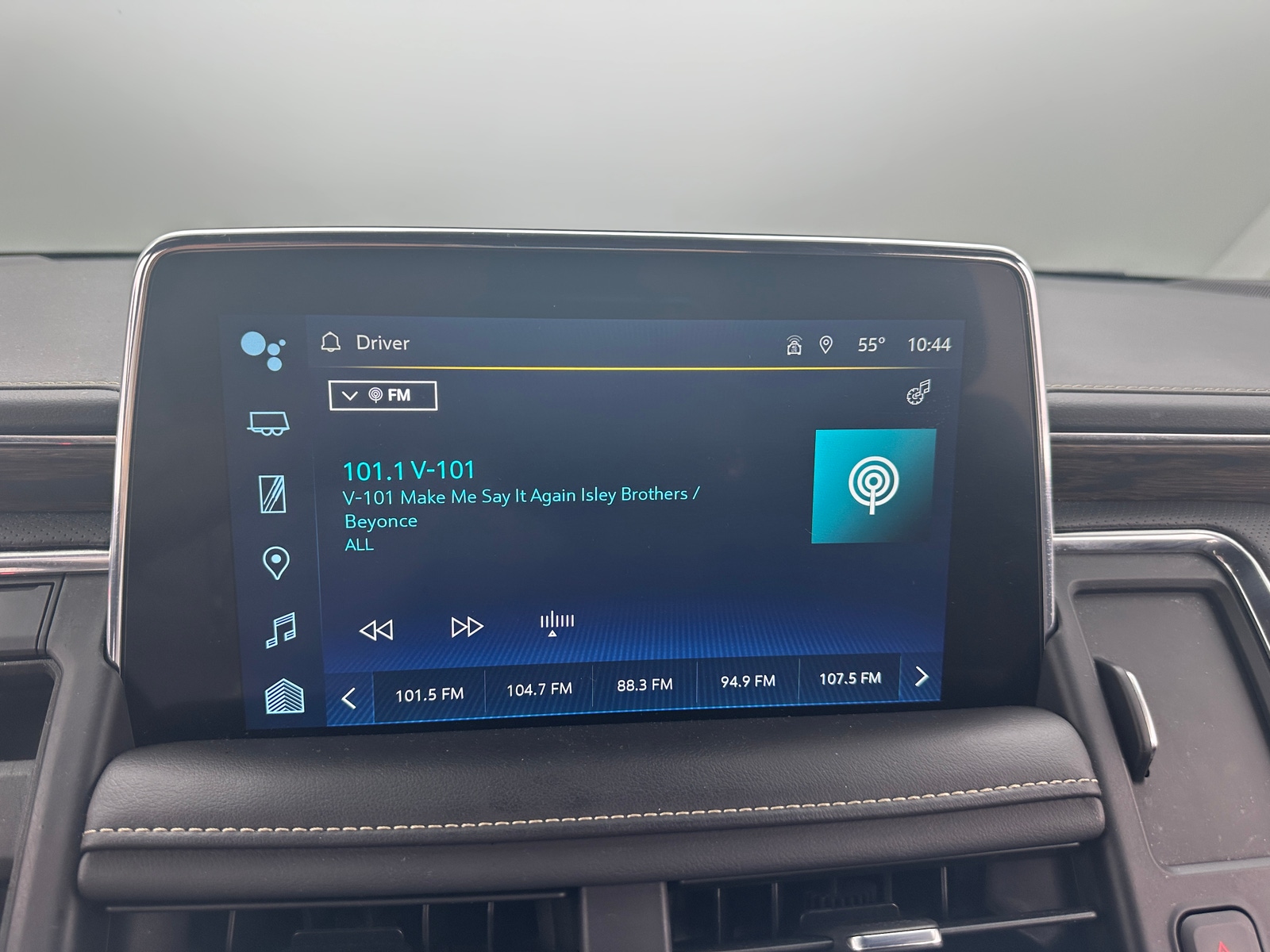 Thumbnail: 2023 Chevrolet Suburban - 3