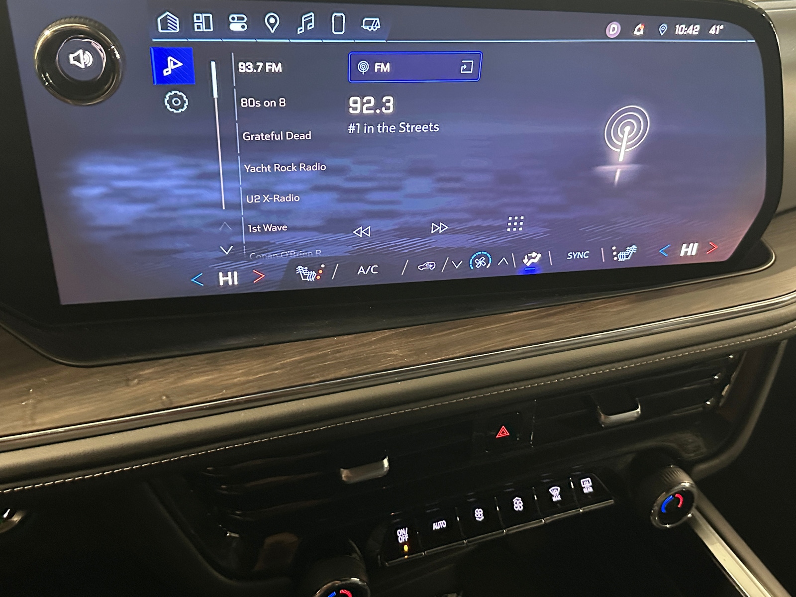 Thumbnail: 2025 Chevrolet Tahoe - 3