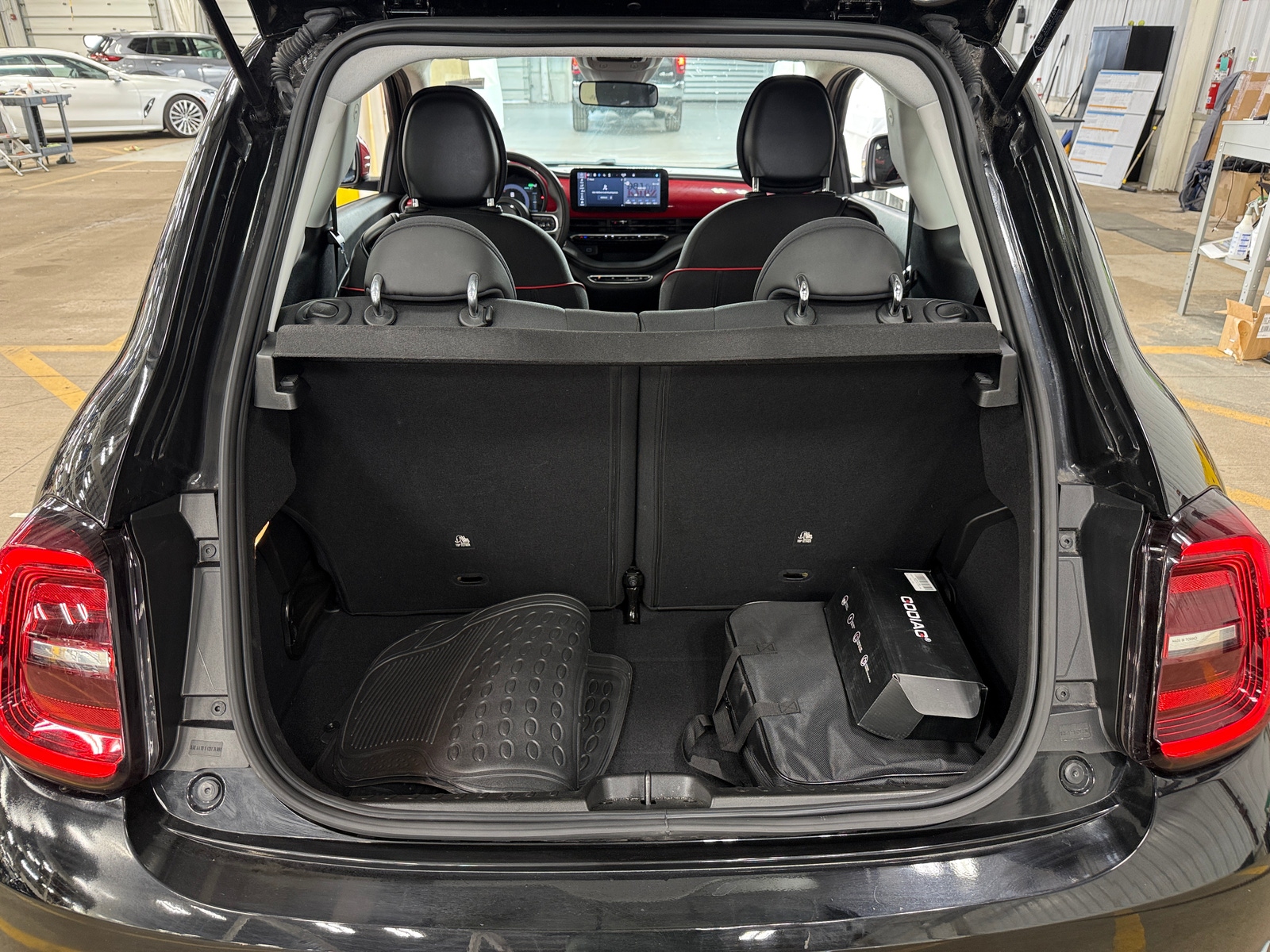 Thumbnail: 2024 Fiat 500e - 7