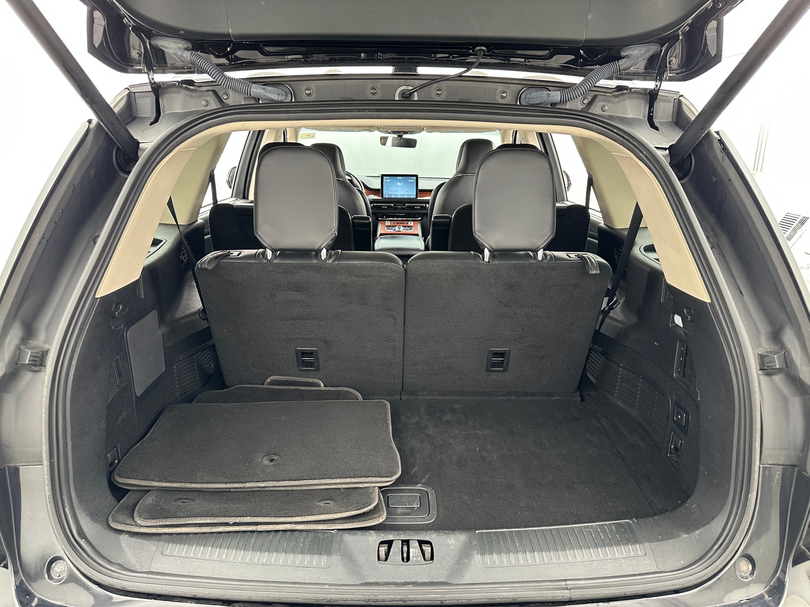 Thumbnail: 2020 Lincoln Aviator - 6