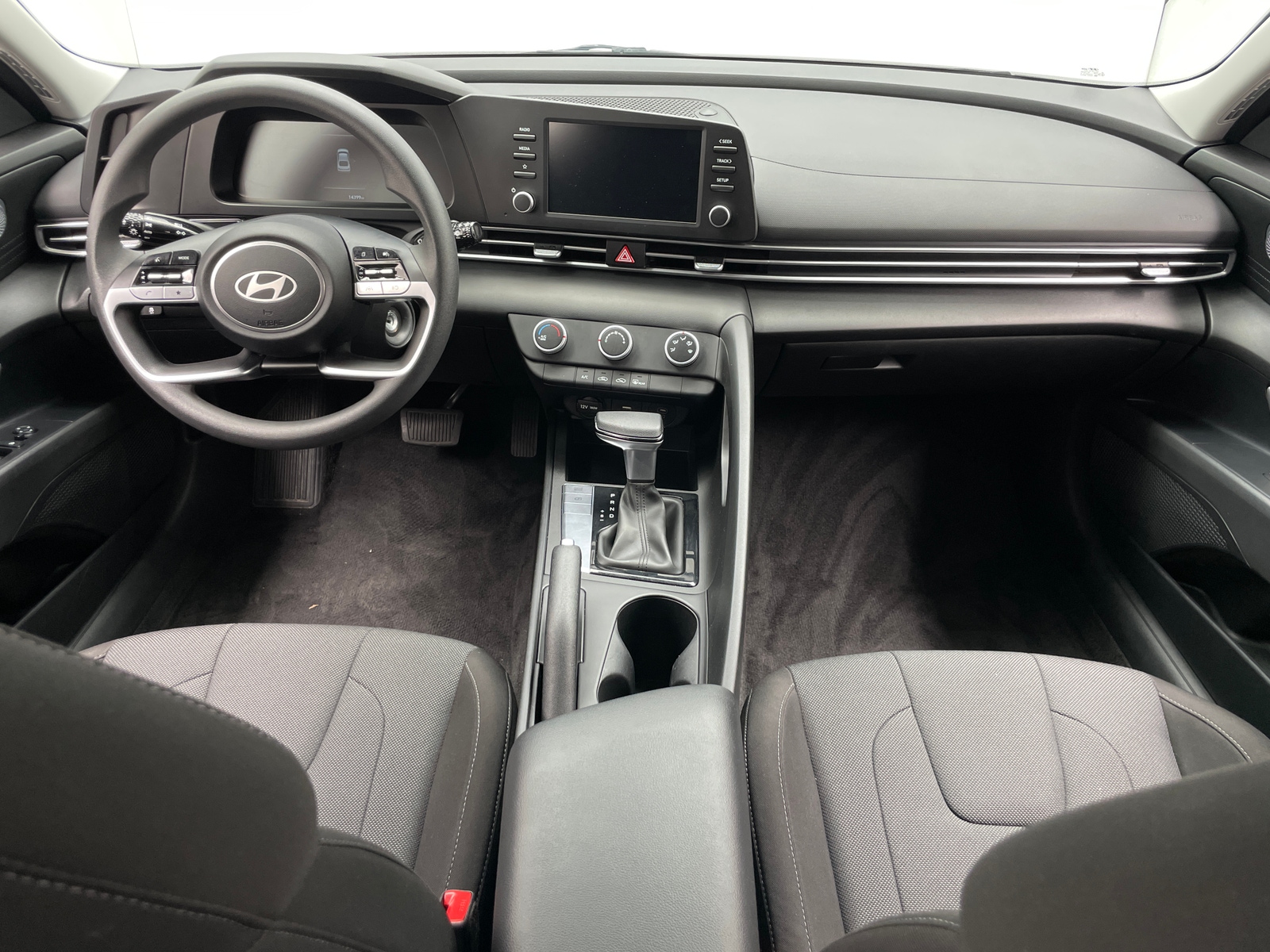 Thumbnail: 2024 Hyundai Elantra - 3