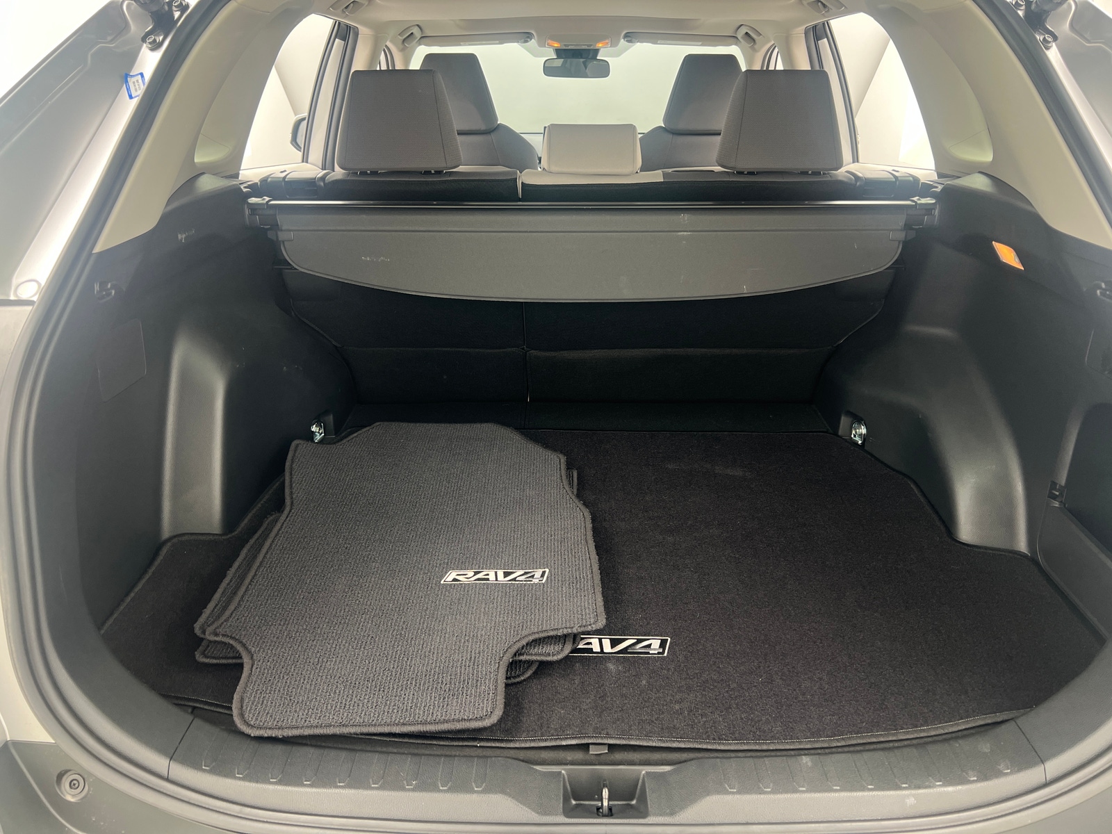 Thumbnail: 2019 Toyota RAV4 - 7