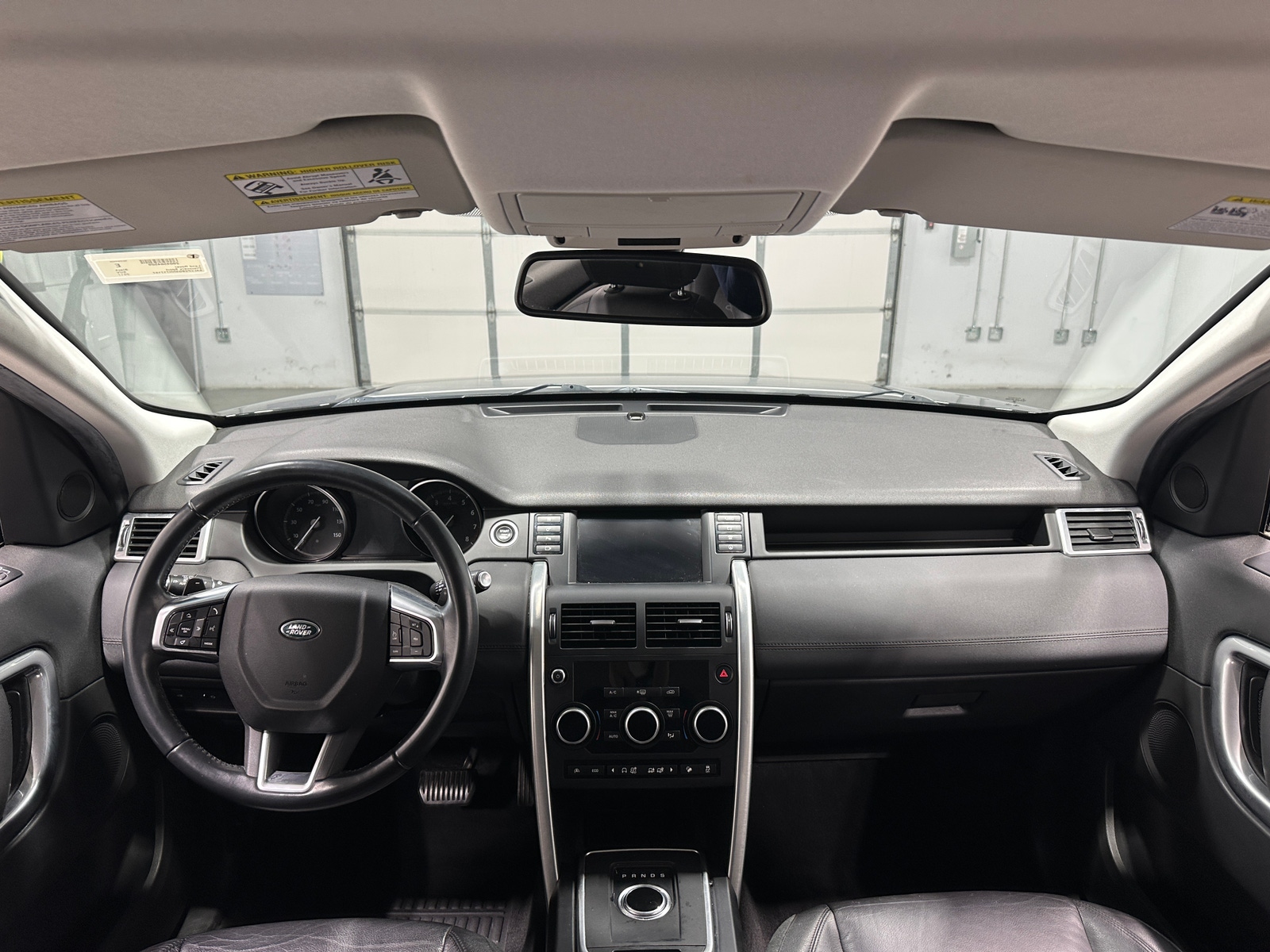 Thumbnail: 2017 Land Rover Discovery Sport - 2