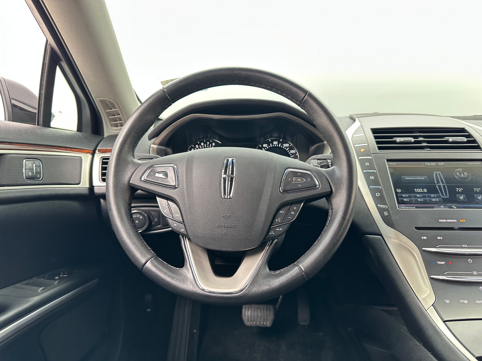 Thumbnail: 2016 Lincoln MKZ - 4