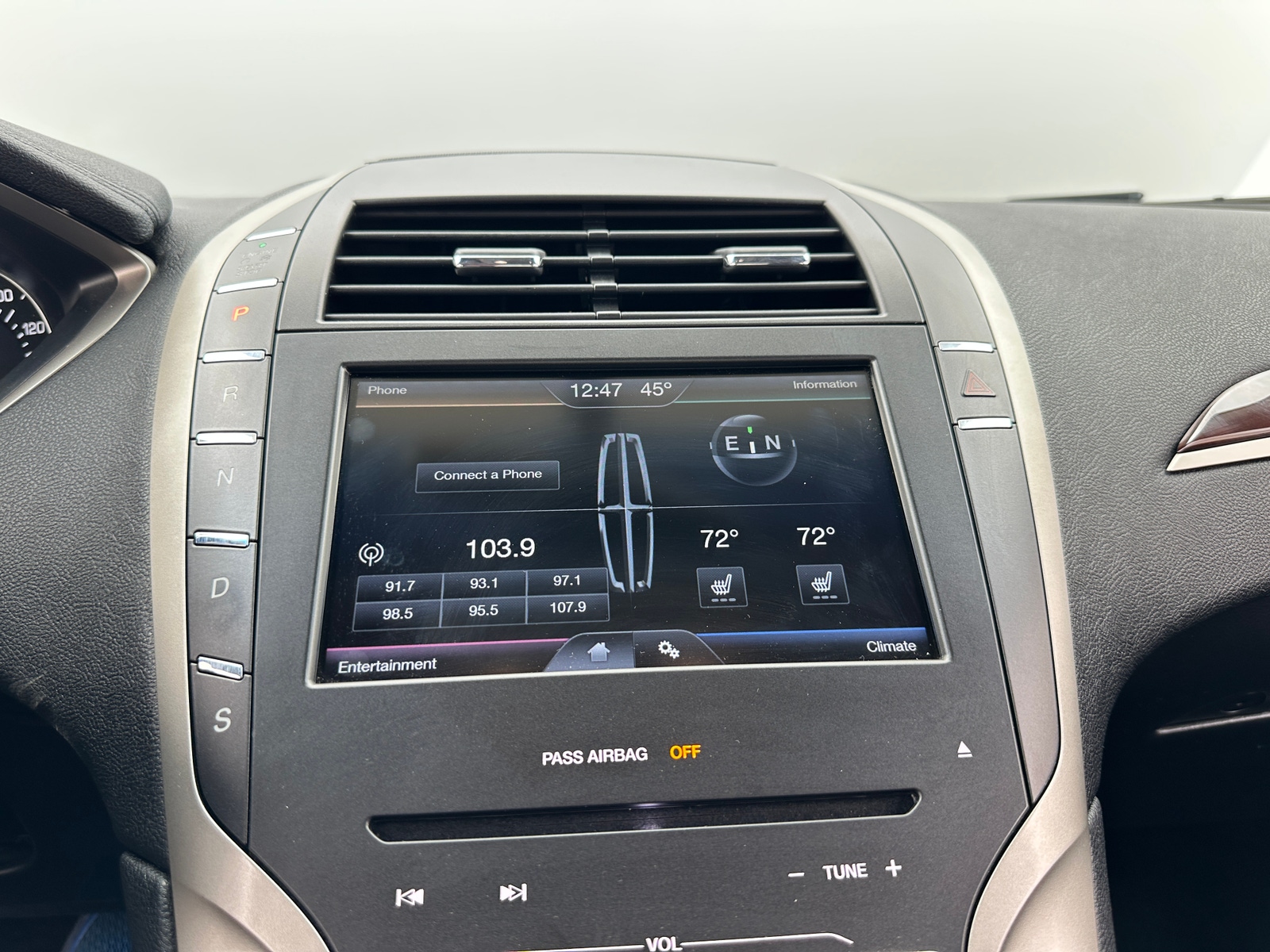 Thumbnail: 2016 Lincoln MKZ - 3