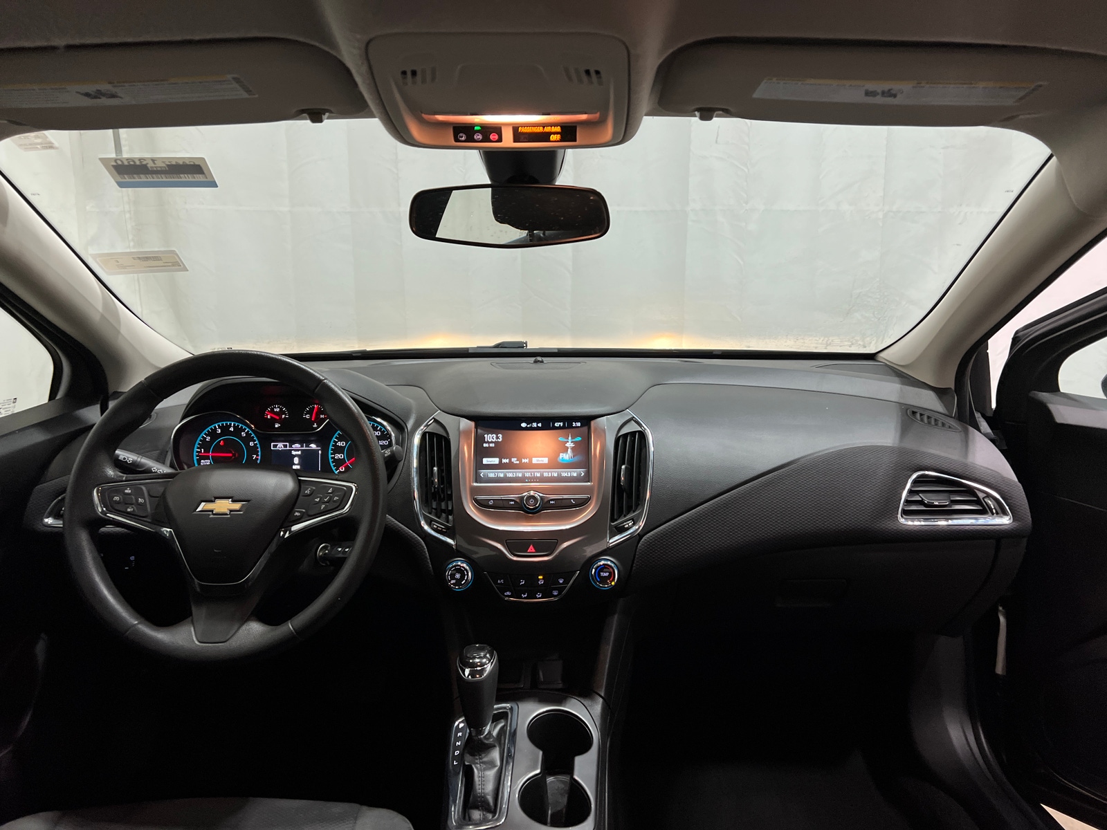 Thumbnail: 2017 Chevrolet Cruze - 3