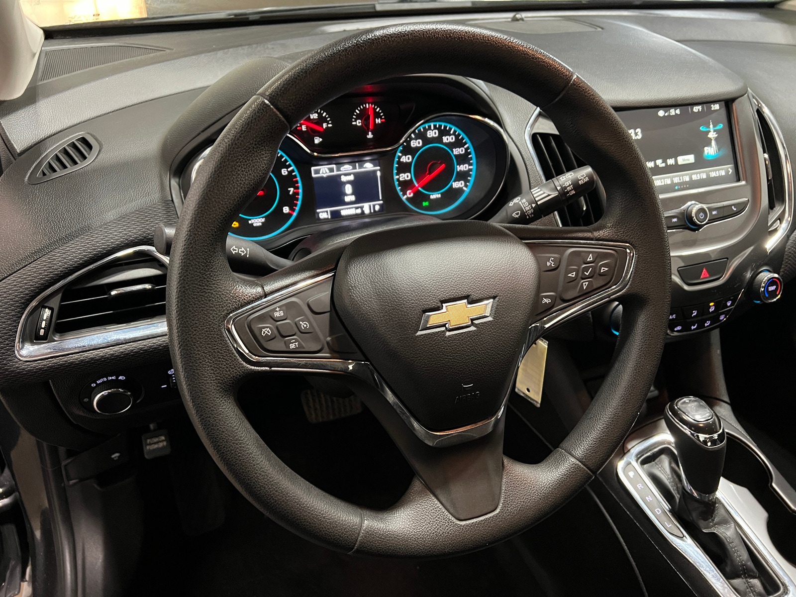 Thumbnail: 2017 Chevrolet Cruze - 5