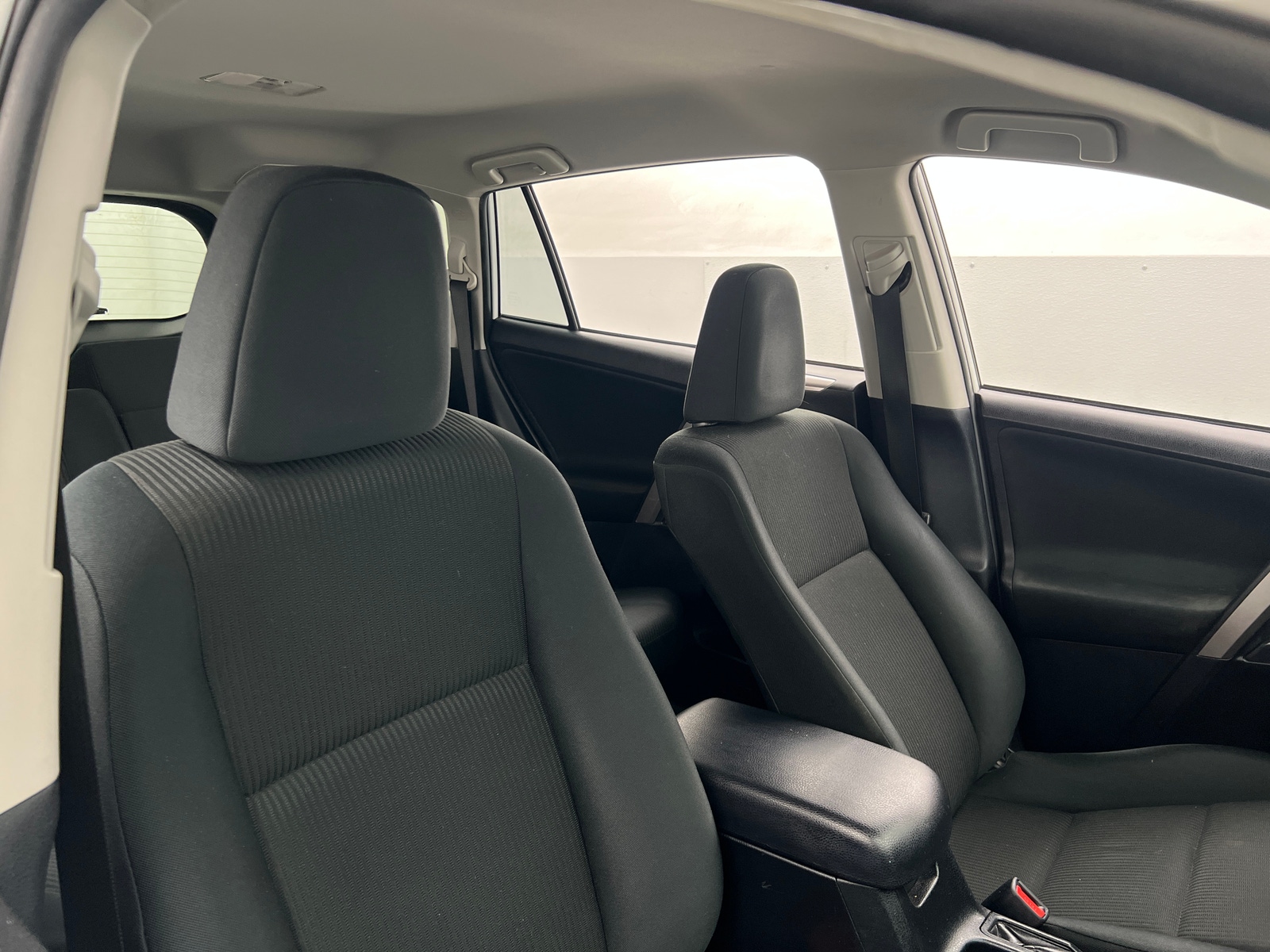 Thumbnail: 2018 Toyota RAV4 - 2