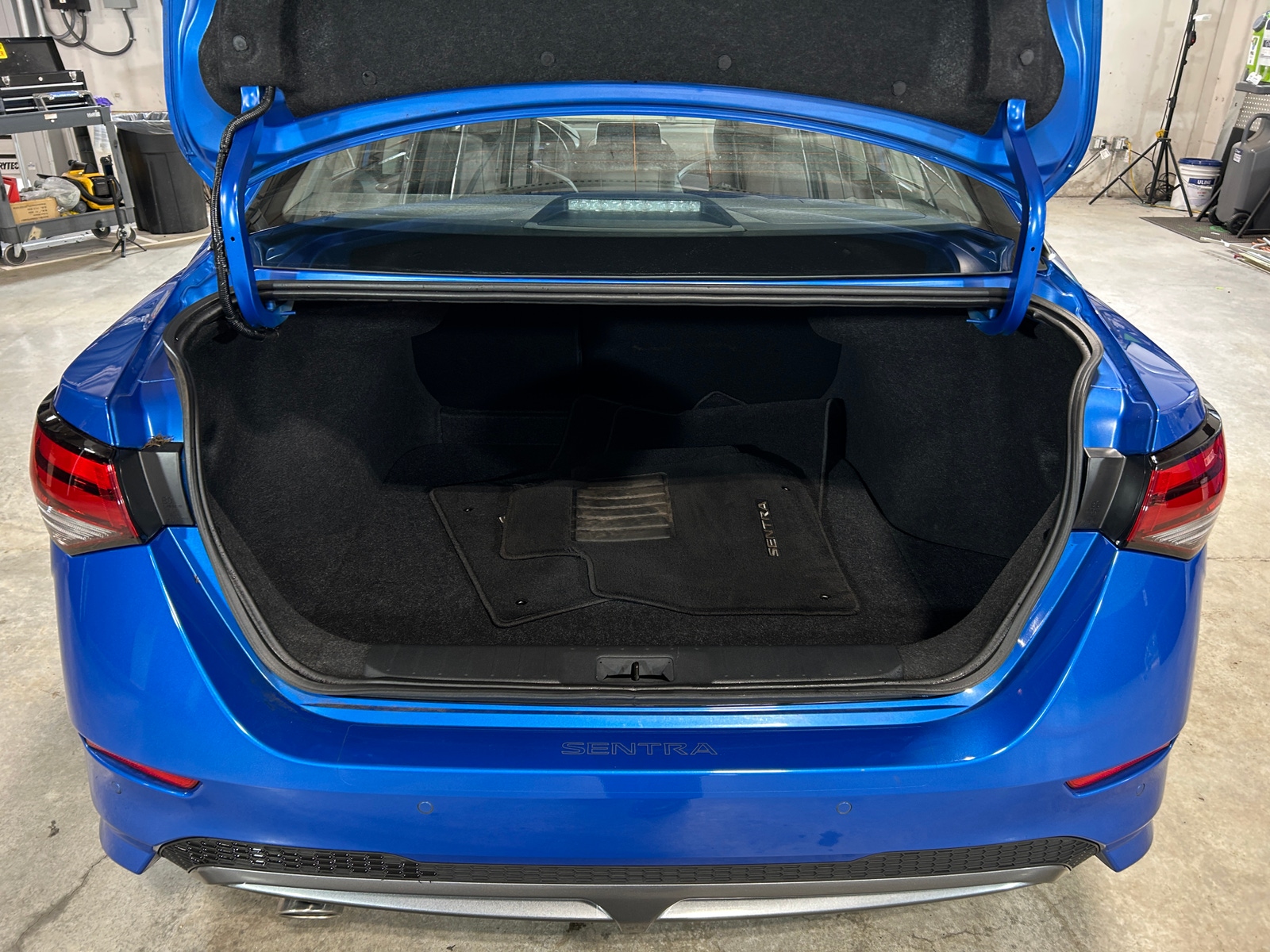 Thumbnail: 2023 Nissan Sentra - 7