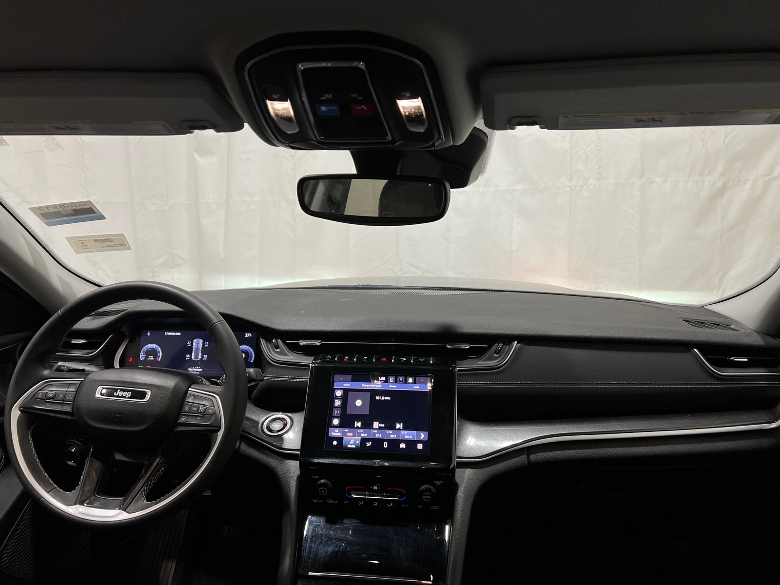 Thumbnail: 2023 Jeep Grand Cherokee - 3