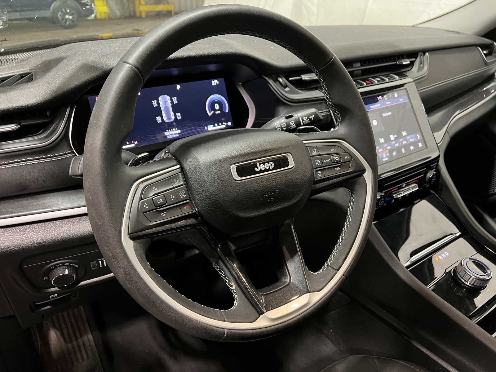 Thumbnail: 2023 Jeep Grand Cherokee - 5