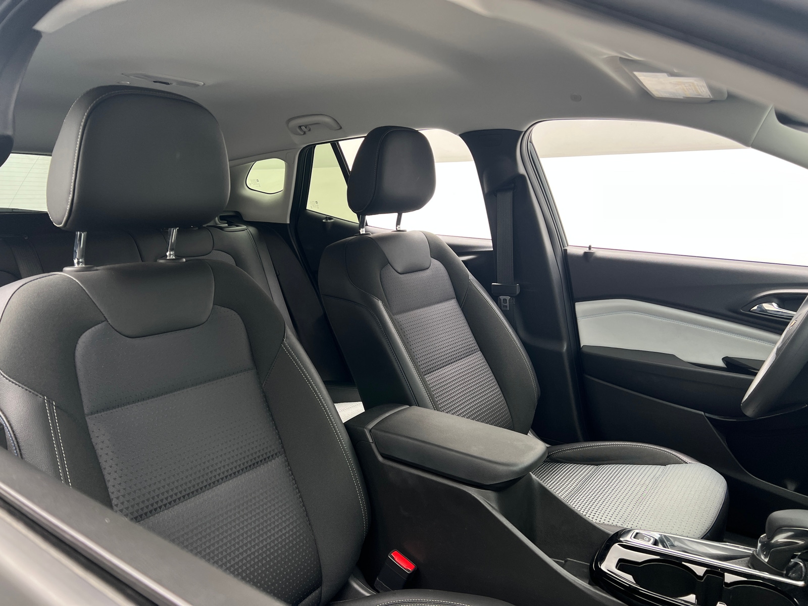 Thumbnail: 2025 Chevrolet Trax - 2