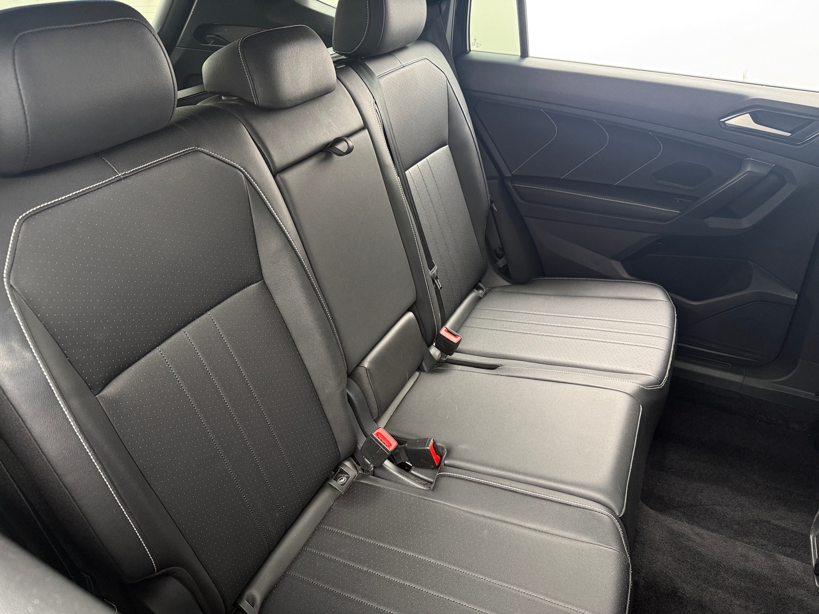 Thumbnail: 2023 Volkswagen Tiguan - 5