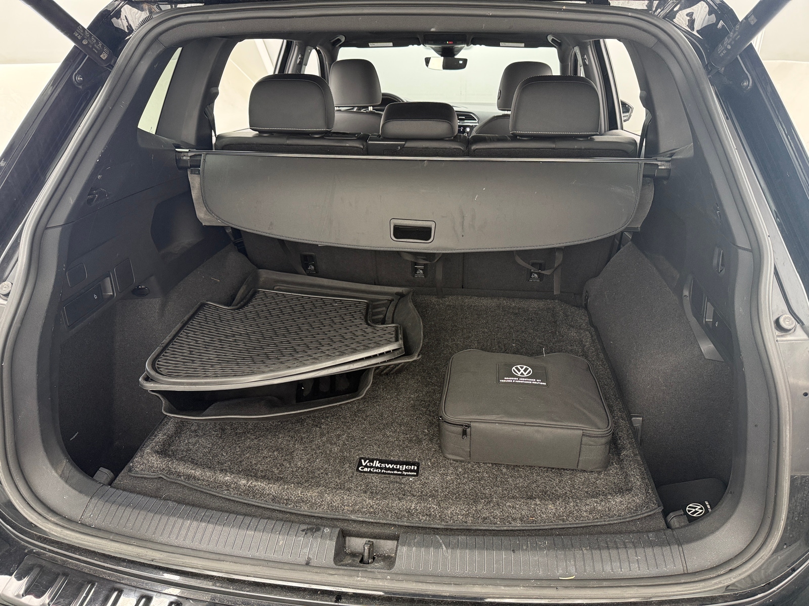 Thumbnail: 2023 Volkswagen Tiguan - 6