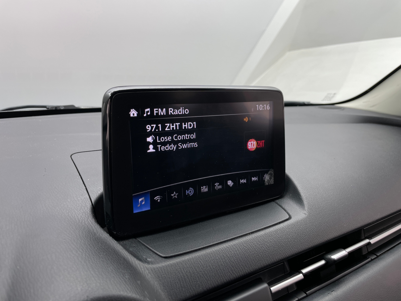 Thumbnail: 2019 Toyota Yaris - 4