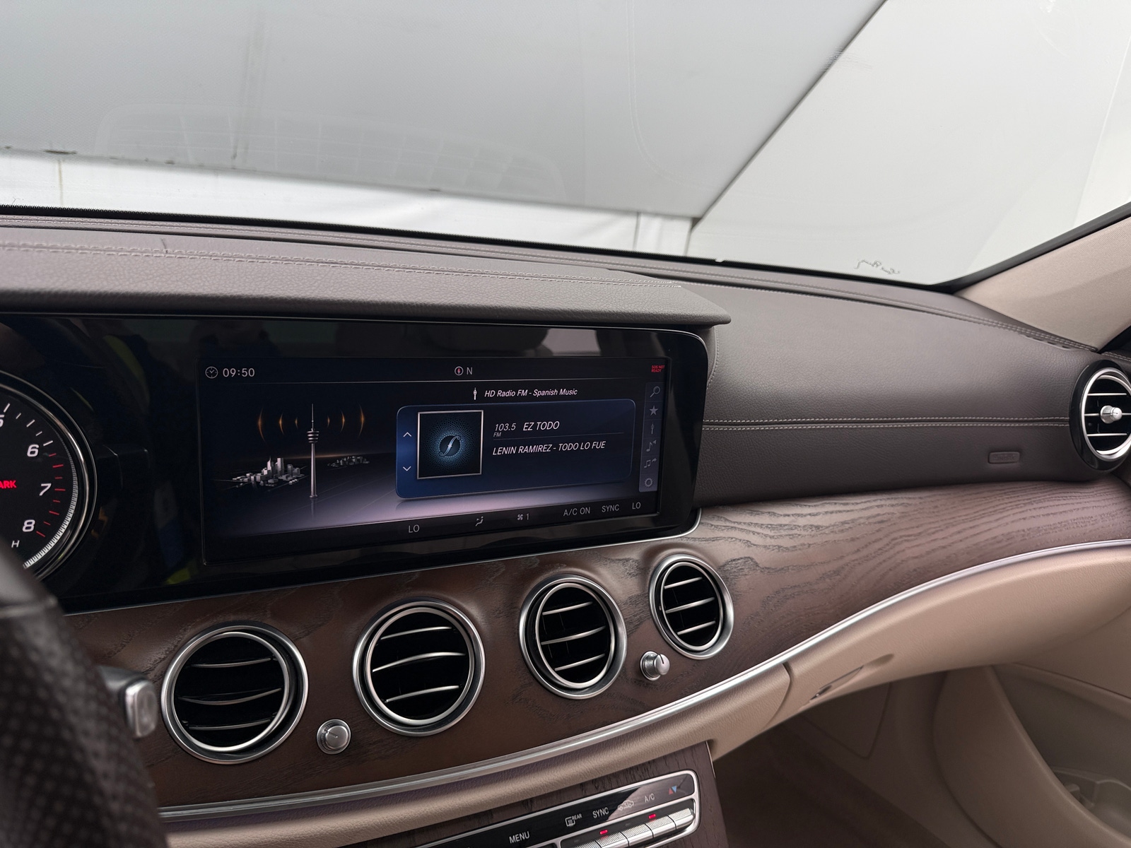 Thumbnail: 2018 Mercedes-Benz E-Class - 3