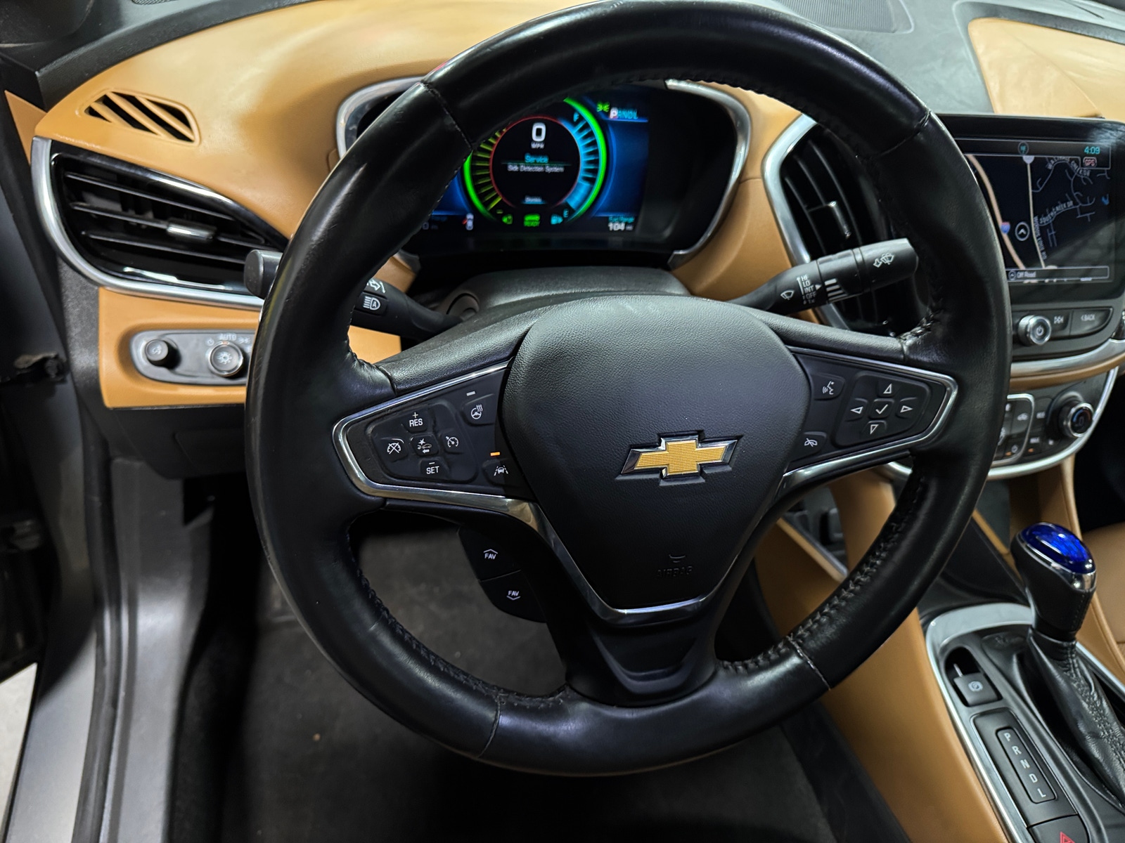 Thumbnail: 2017 Chevrolet Volt - 4