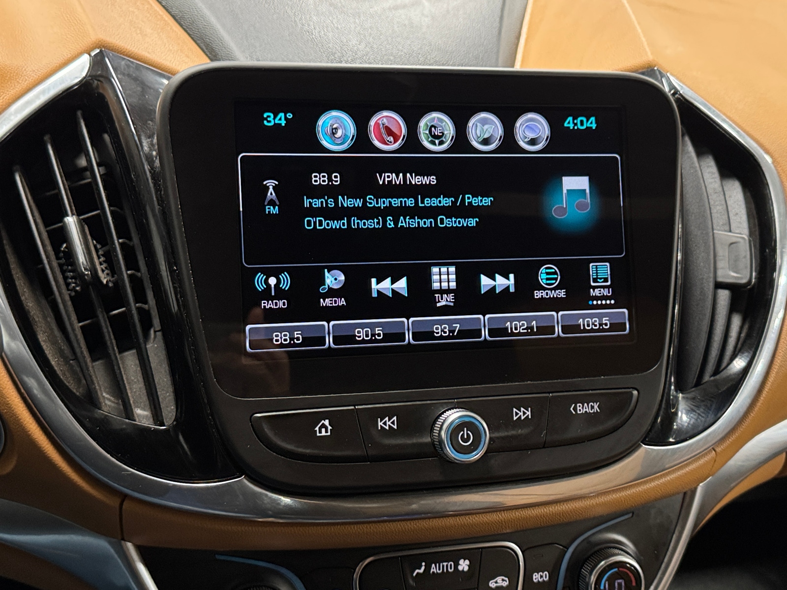 Thumbnail: 2017 Chevrolet Volt - 3