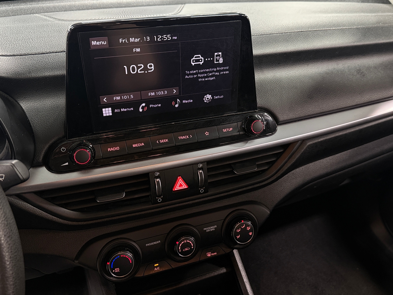 Thumbnail: 2023 Kia Forte - 4