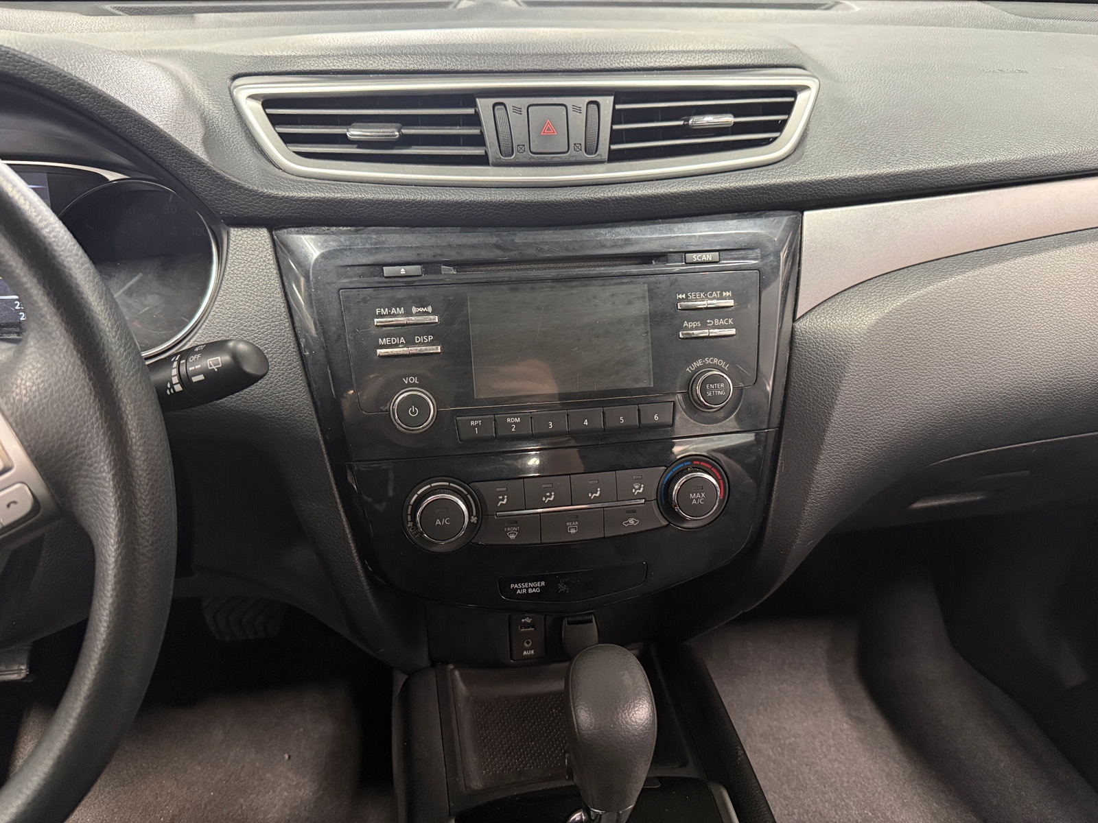 Thumbnail: 2015 Nissan Rogue - 4