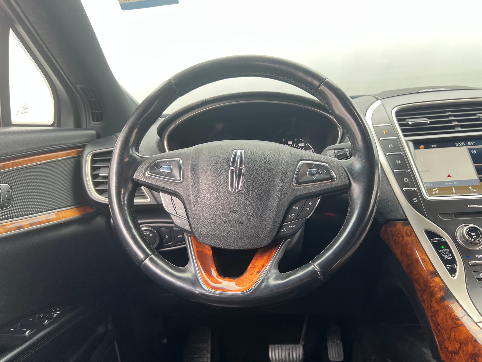 Thumbnail: 2017 Lincoln MKX - 4