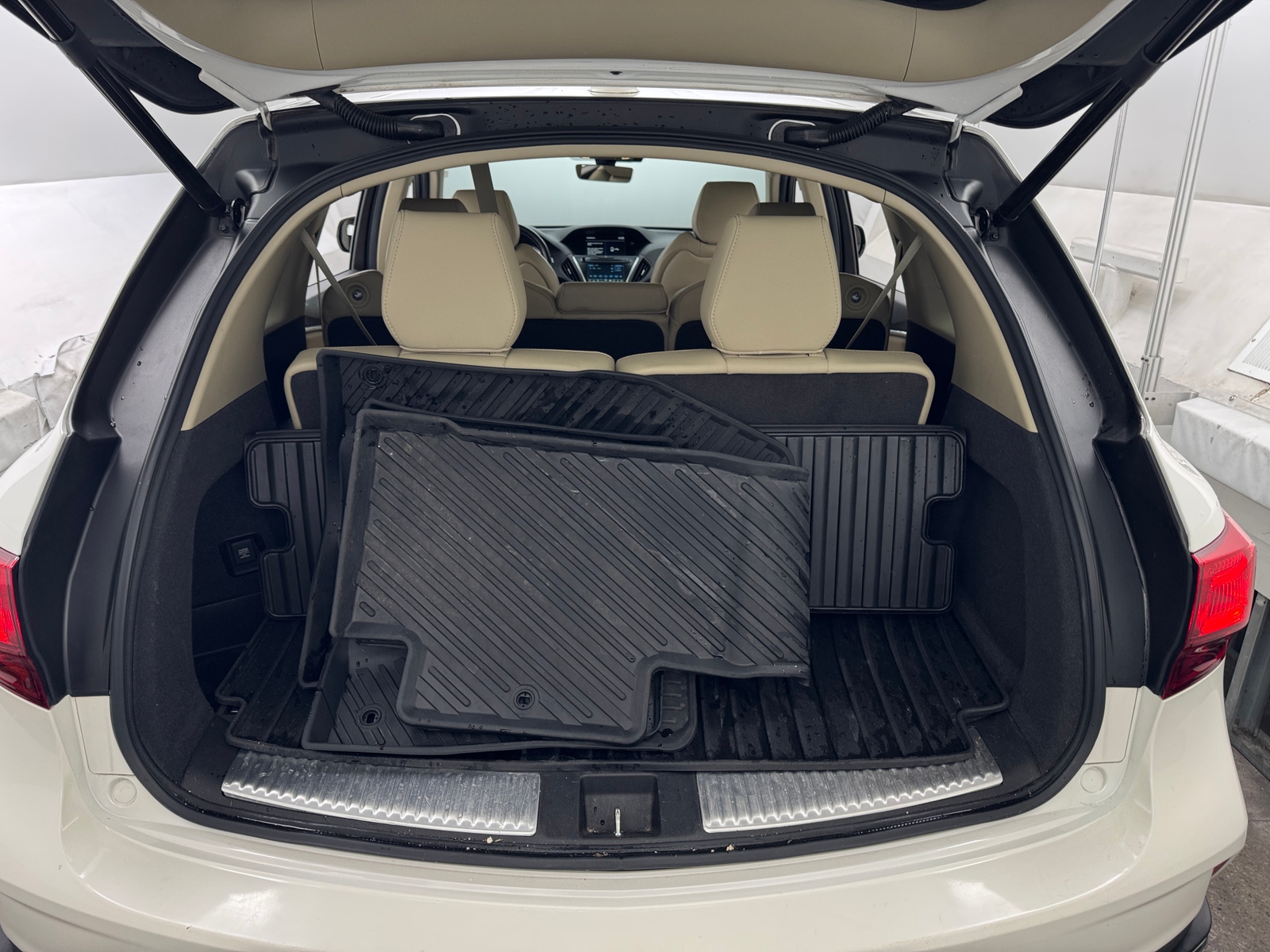 Thumbnail: 2019 Acura MDX - 6