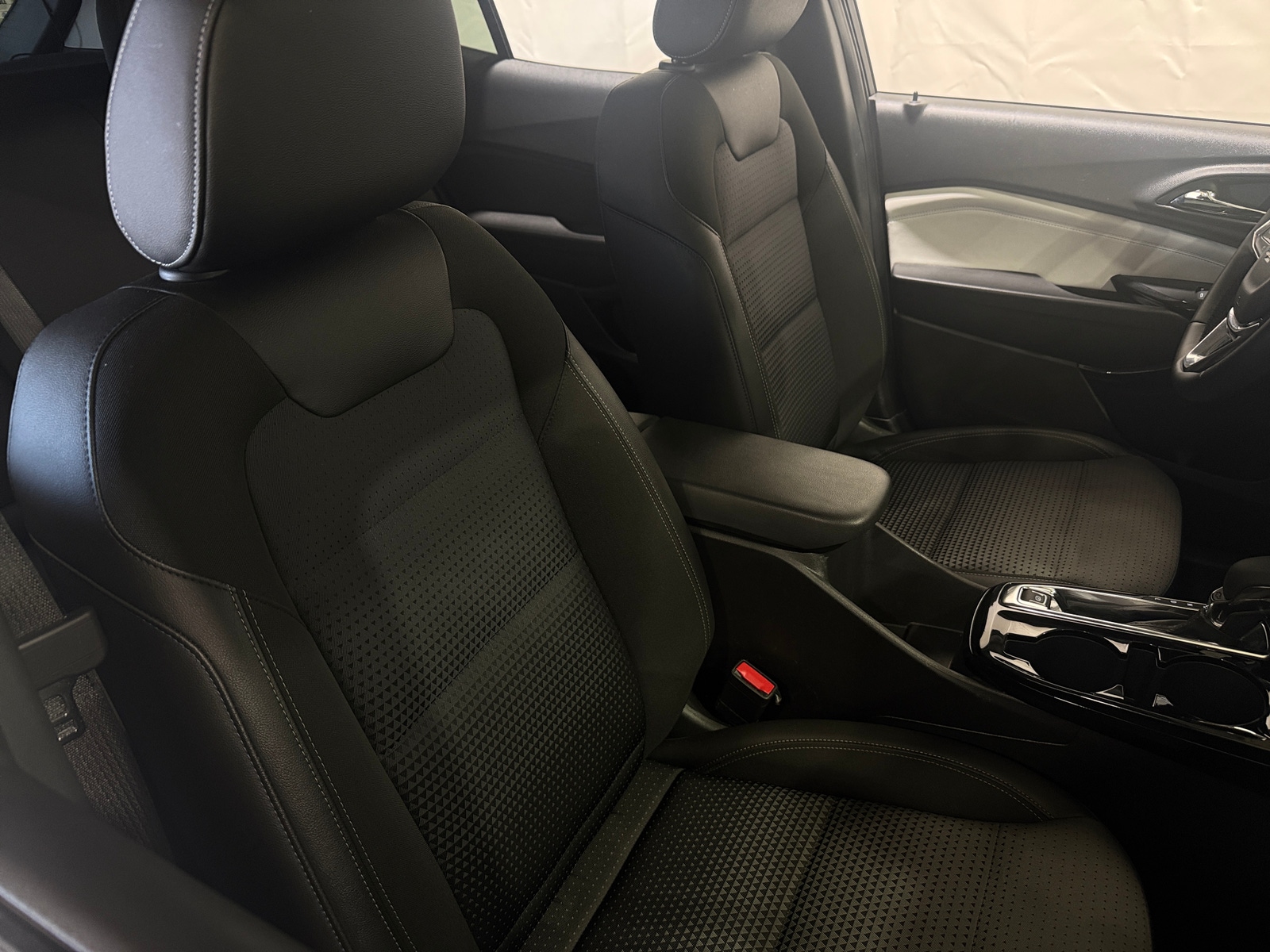 Thumbnail: 2025 Chevrolet Trax - 2