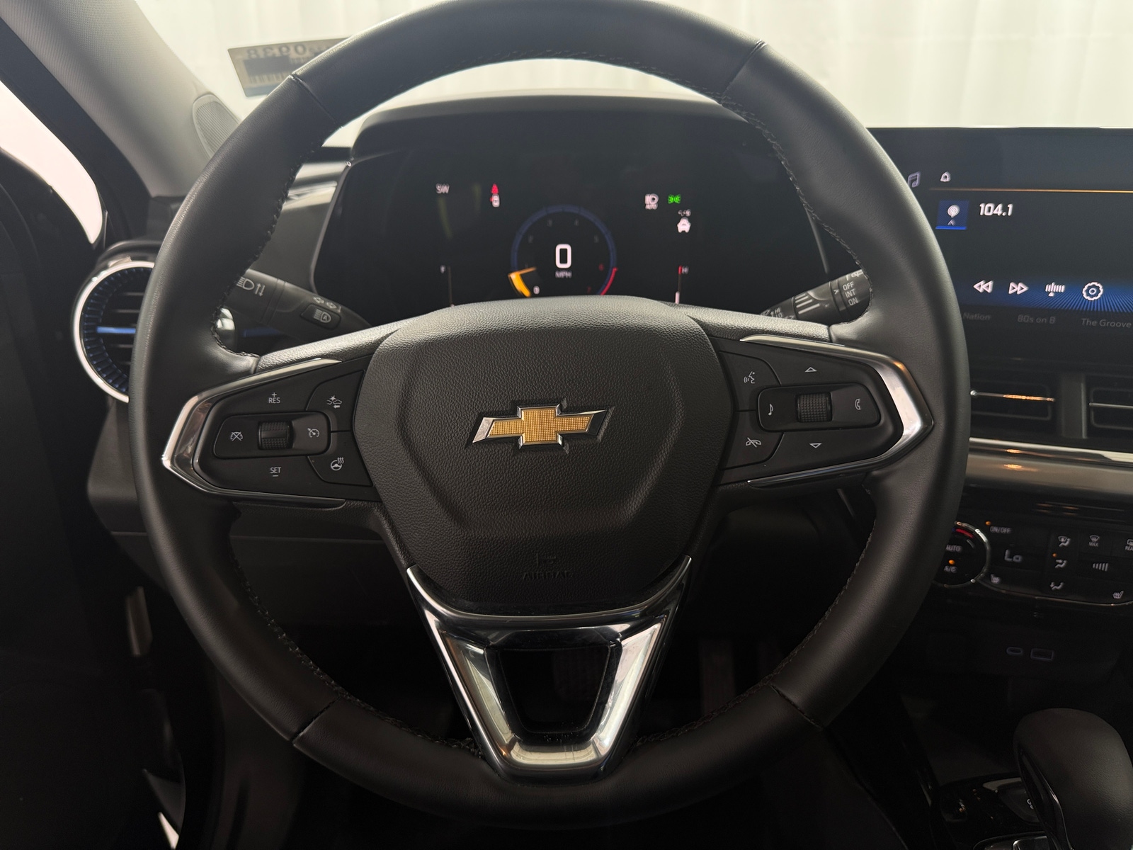 Thumbnail: 2025 Chevrolet Trax - 5