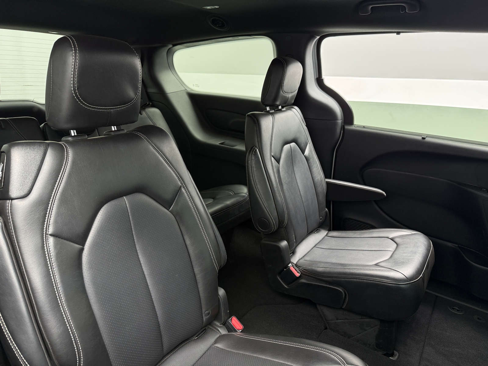 Thumbnail: 2025 Chrysler Pacifica - 5