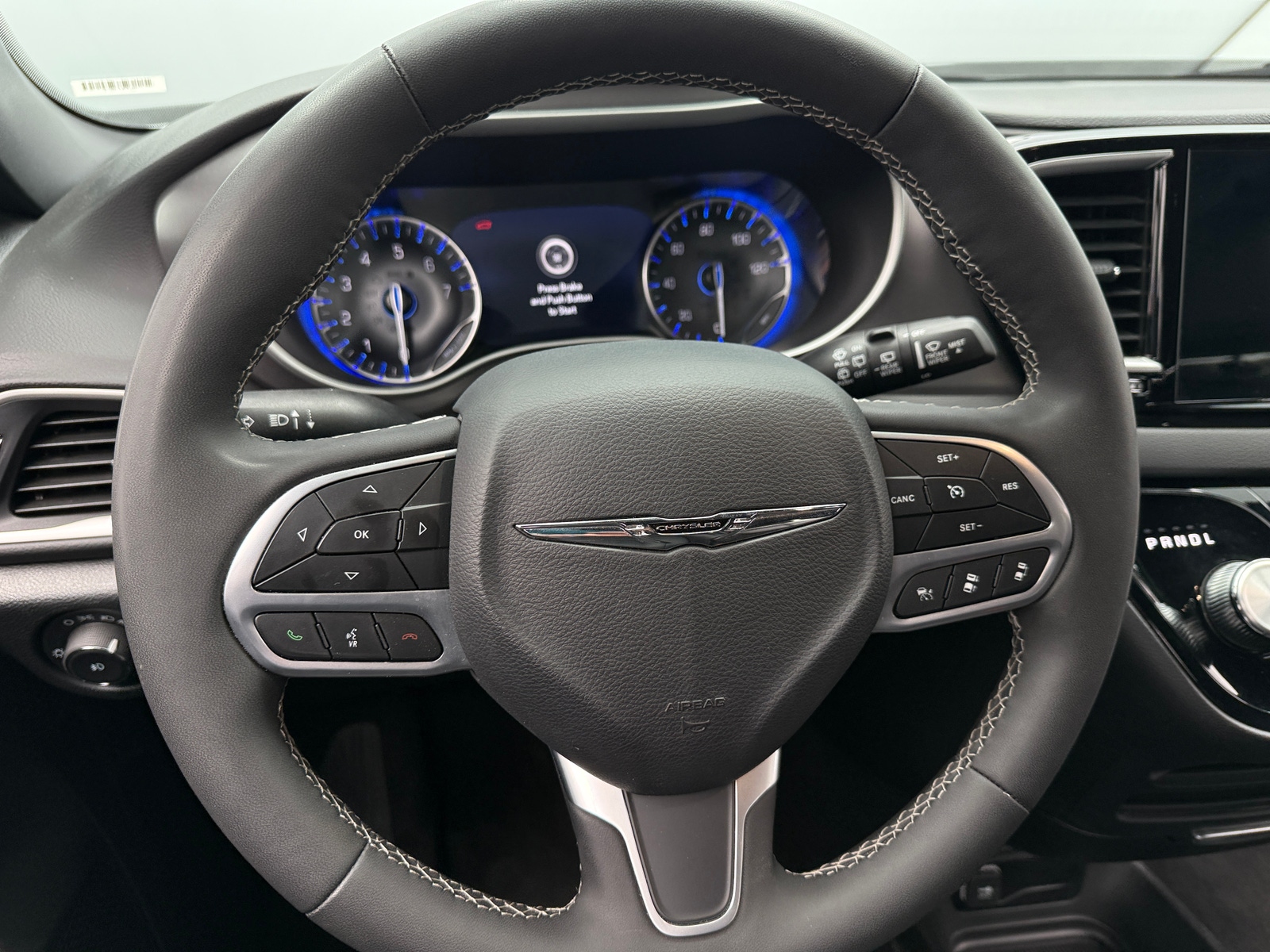 Thumbnail: 2025 Chrysler Pacifica - 4